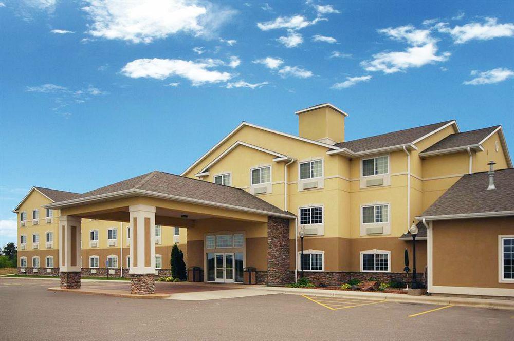Crossings By Grandstay Inn & Suites Becker Экстерьер фото