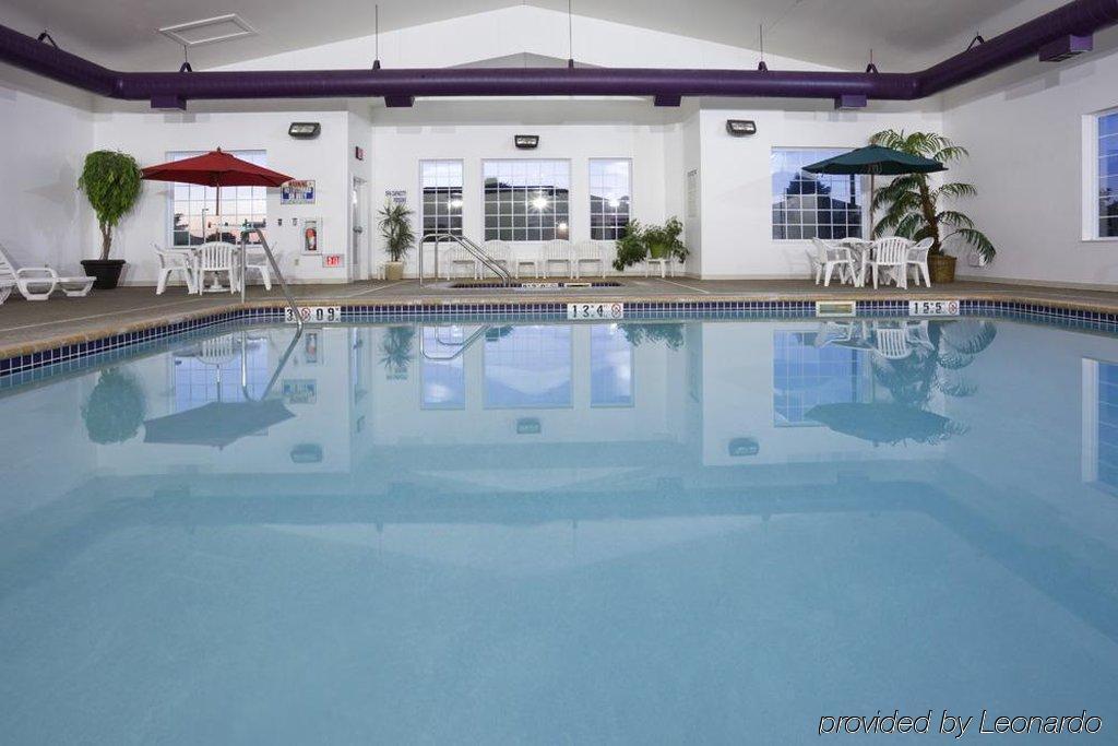 Crossings By Grandstay Inn & Suites Becker Экстерьер фото